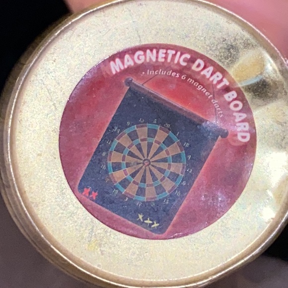 New magnetic dart board never used - Picture 5 of 5